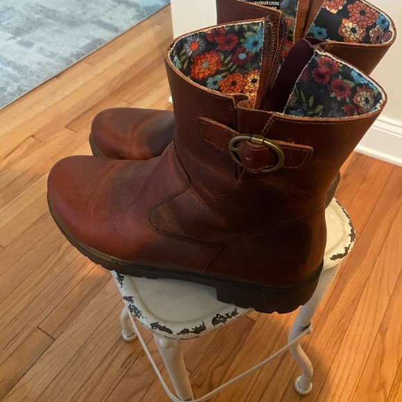 Alegria Womens Shera Mid Calf Leather Boot - Chestnut worn once - Picture 2 of 6